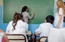 განათლებისა და მეცნიერების სამინისტროს ინფორმაციით, ბოლო კვირის
მონაცემებით, კორონავირუსი მასწავლებელთა 0,8%-ს, ხოლო მოსწავლეების
0,1%-ს დაუდასტურდა.