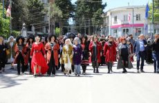 დღეს, 18 მაისს, ქალაქ გურჯაანში, ეროვნული სამოსის დღისადმი
მიძღვნილი მსვლელობა გაიმართა.