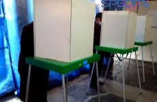 #46 საარჩევნო უბანზე ქართული ოცნების წევრი ფარულის კენჭისყრის პროცესს არღვევდა